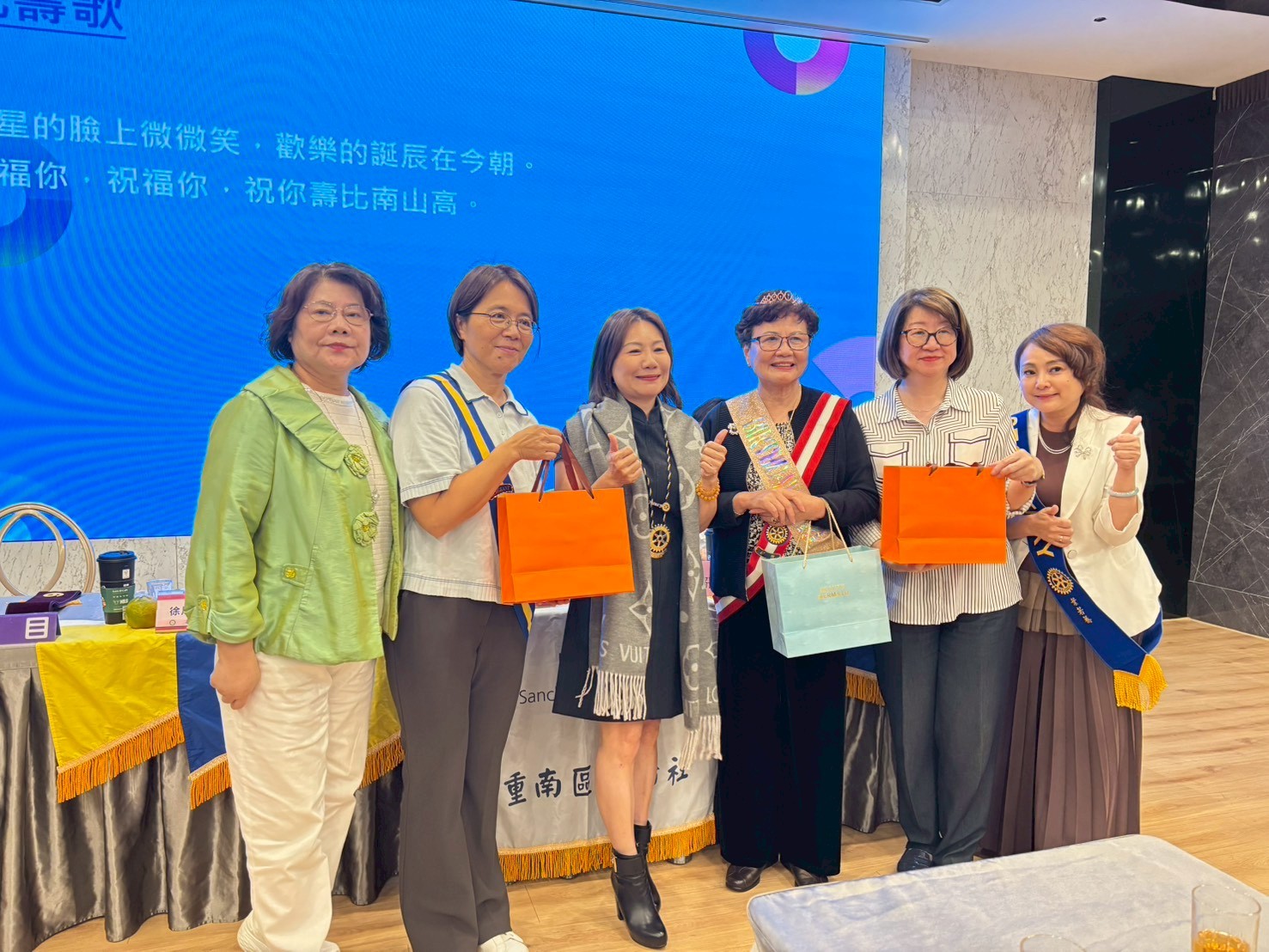 LINE_ALBUM_113年12月11日Asa 和Annie講師_251212_11.jpg