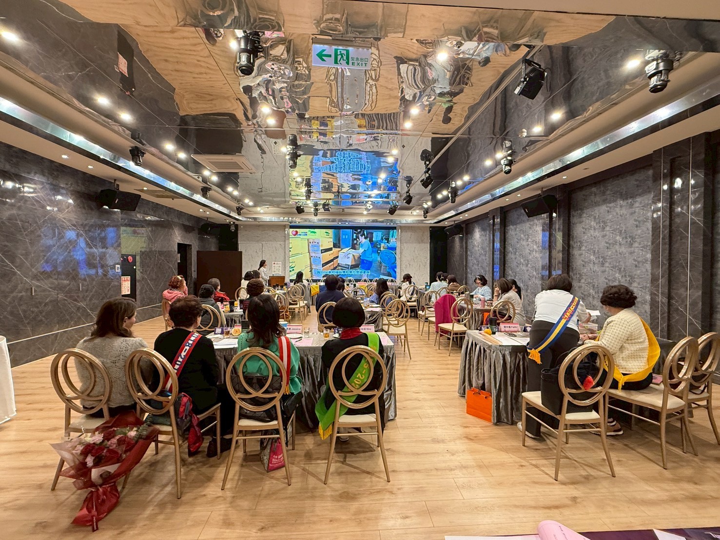 LINE_ALBUM_113年12月11日Asa 和Annie講師_251212_85.jpg