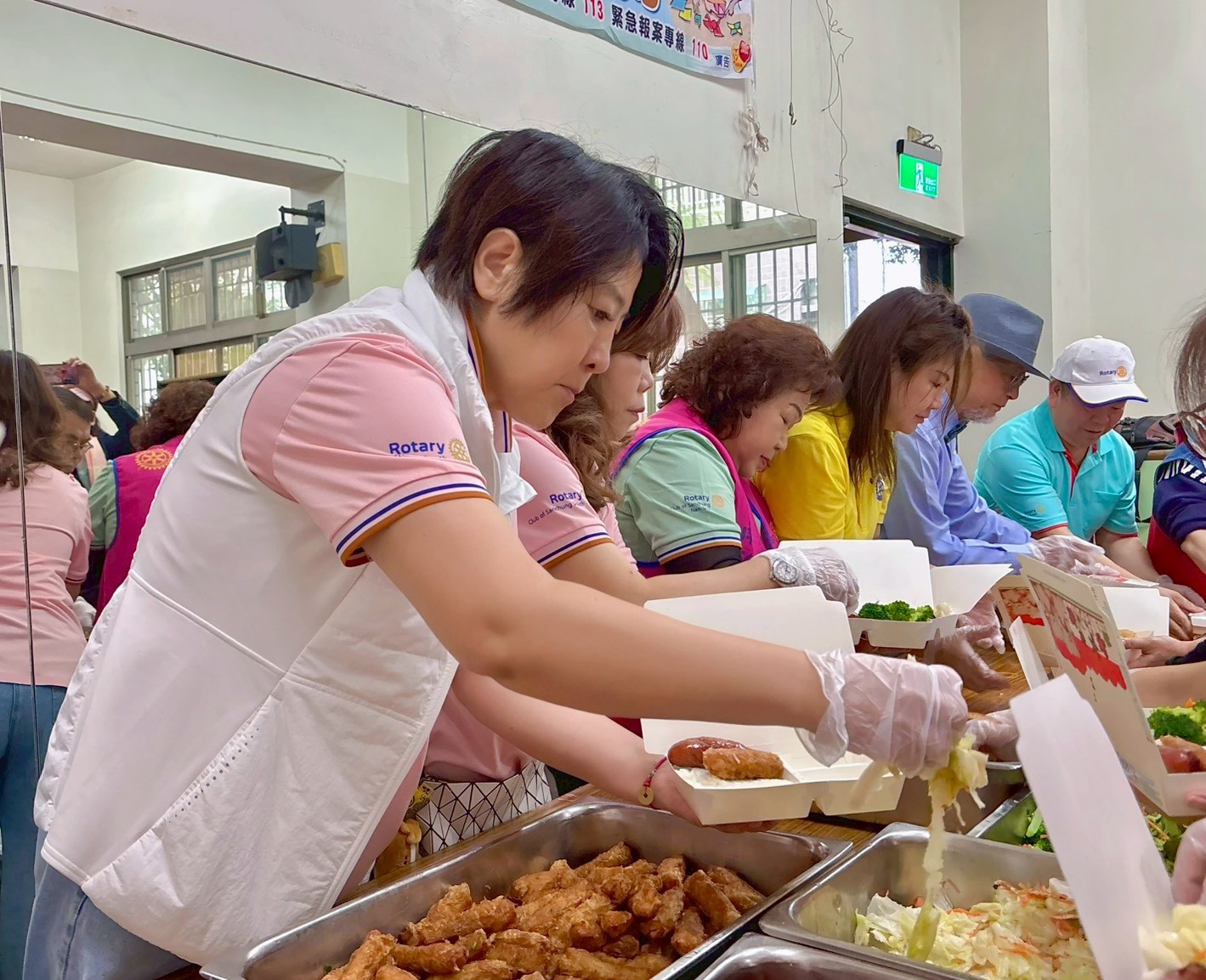 LINE_ALBUM_20251219【第五.八分區聯合社區服務】～《老人共餐》活動_251223_15.jpg